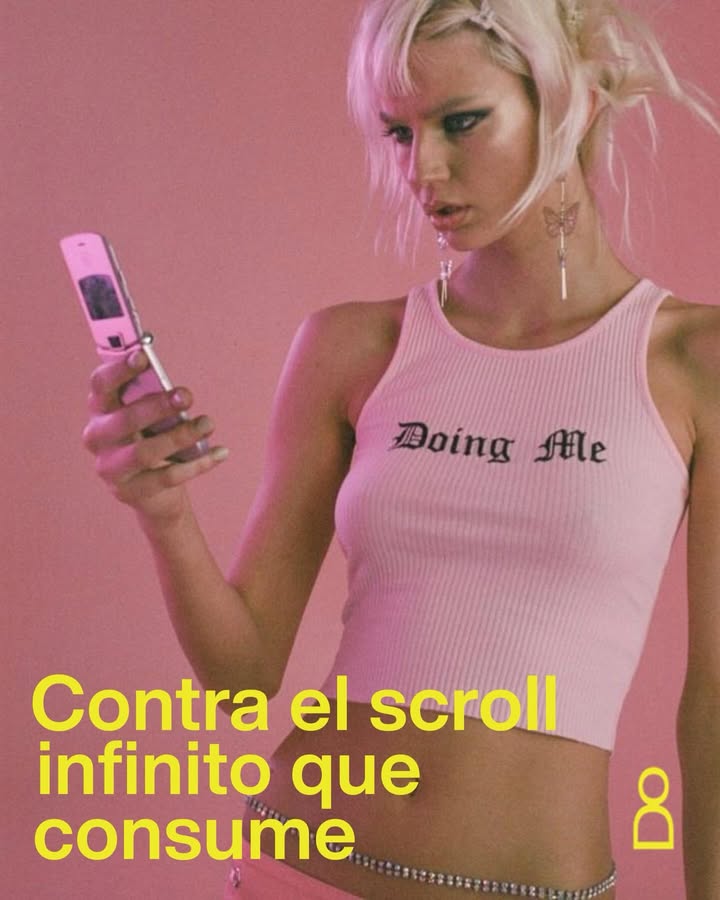 Un número creciente de jóvenes está optando por dejar de lado el smartphone...
