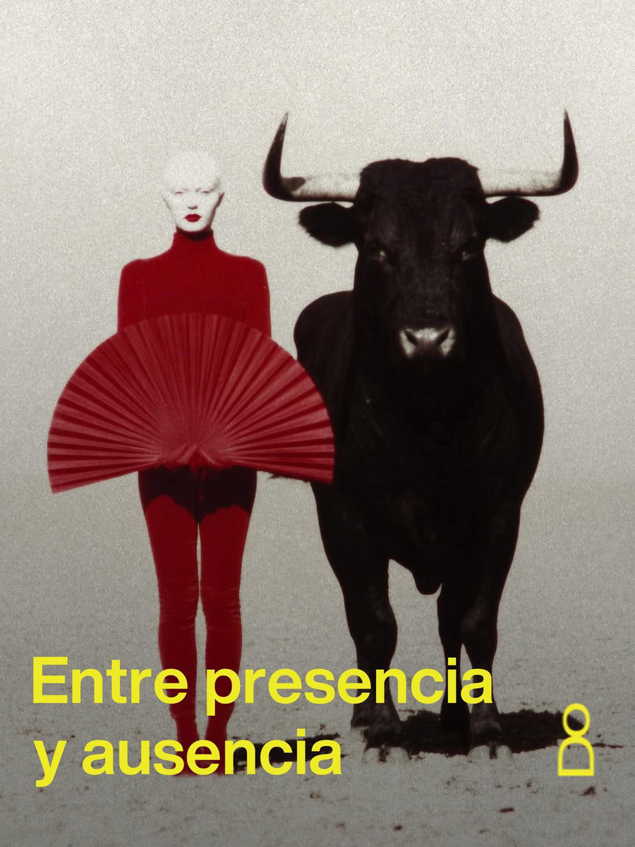 En esta serie, el color funciona como un lenguaje propio. El rojo domina ca...