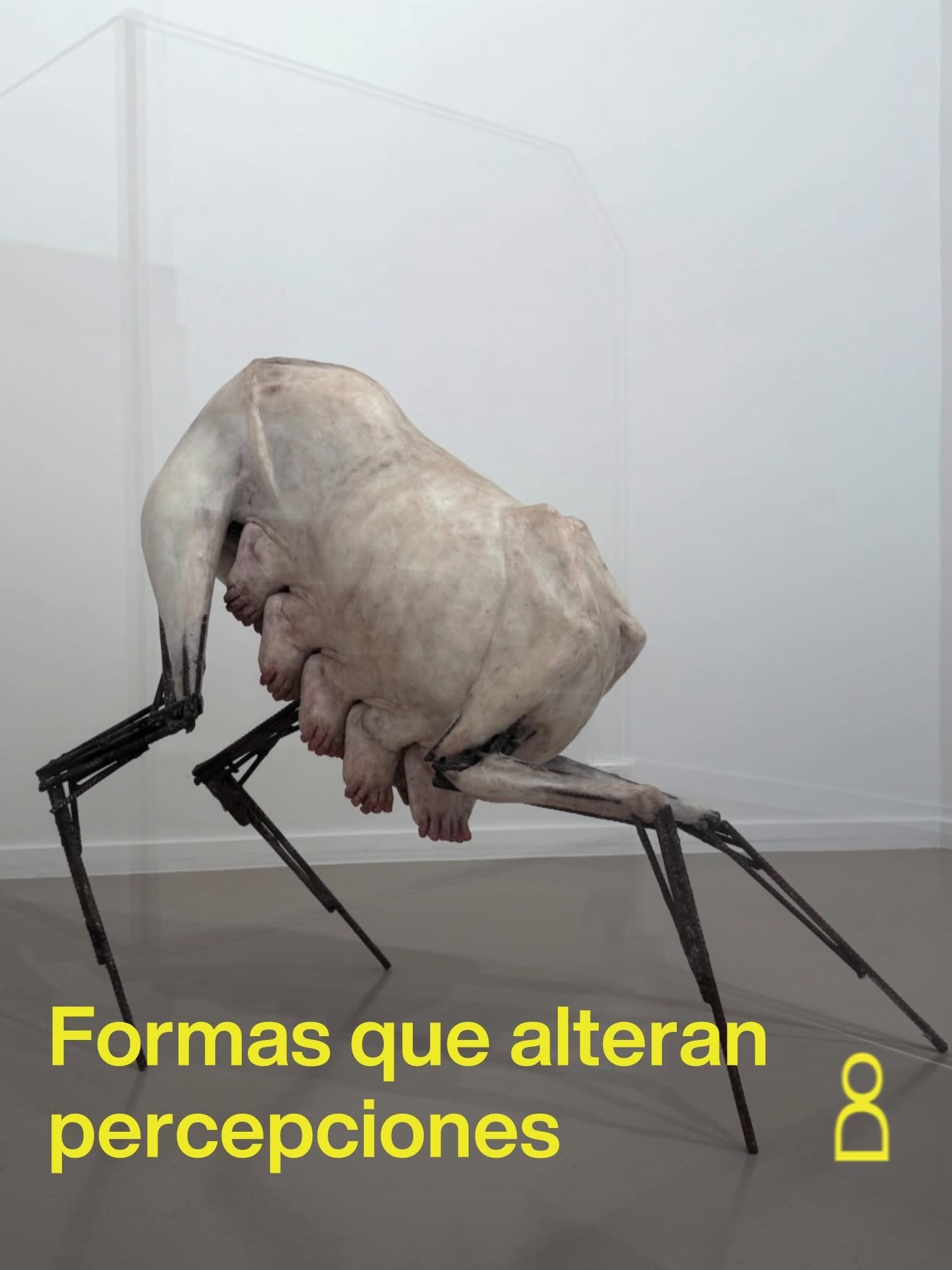 El trabajo de Hugo Guérin existe en un territorio incómodo entre lo familia...