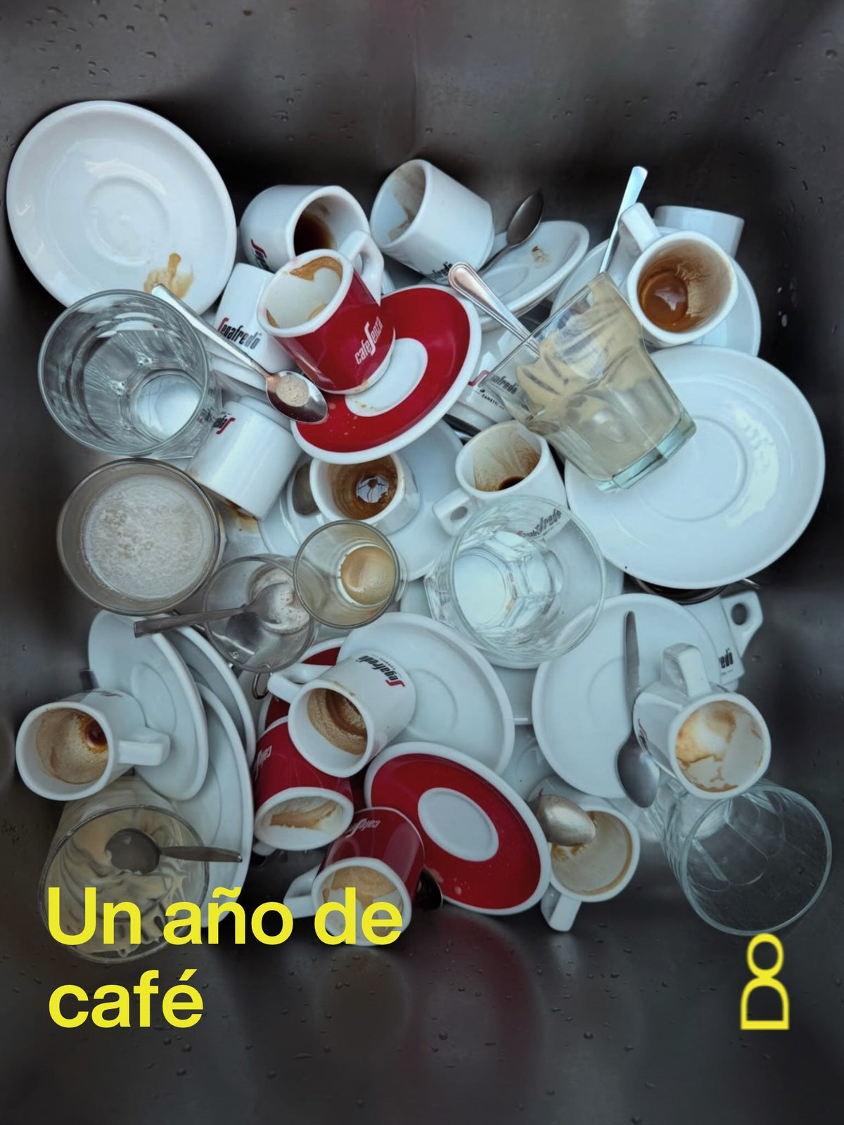 Esta serie documenta trescientos sesenta y cinco días de consumo desde un s...
