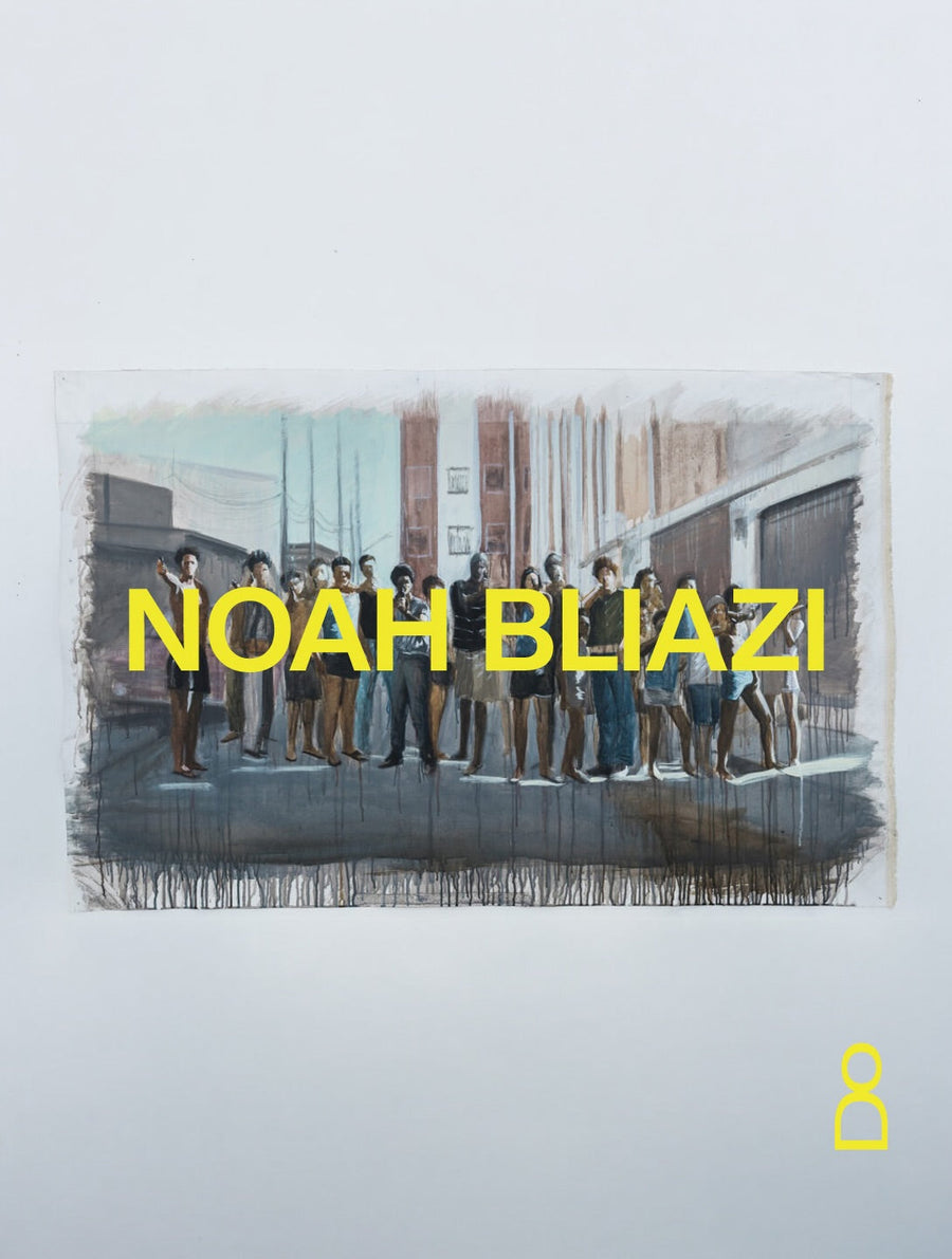 Noah Bliazi lleva años guardando imágenes que después terminan apareciendo,...